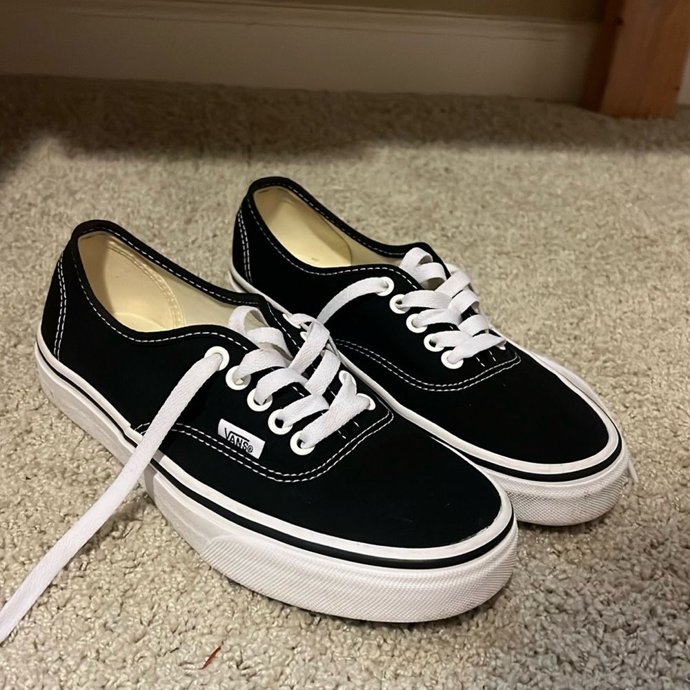 women’s black vans
